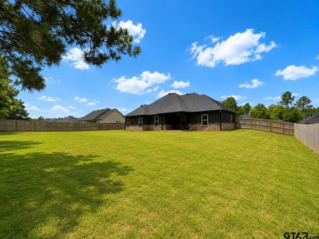 19356 Cedarpark Pl, Lindale, TX 75771