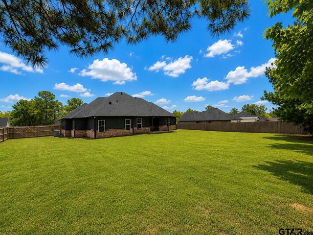 19356 Cedarpark Pl, Lindale, TX 75771