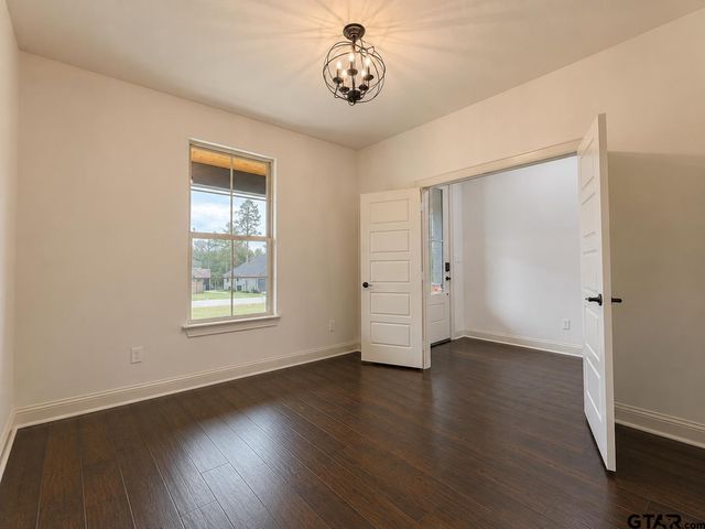 19356 Cedarpark Pl, Lindale, TX 75771