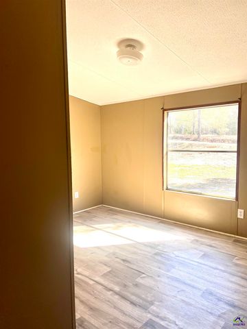 141 Shady Oaks Road, Eastman, GA 31023