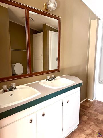 141 Shady Oaks Road, Eastman, GA 31023