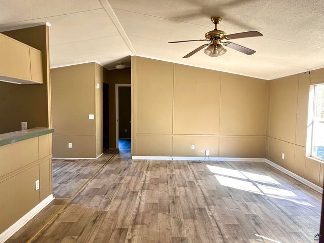 141 Shady Oaks Road, Eastman, GA 31023