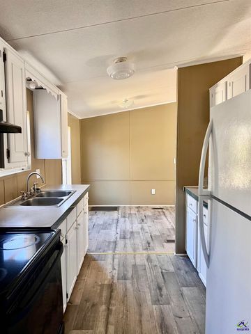 141 Shady Oaks Road, Eastman, GA 31023