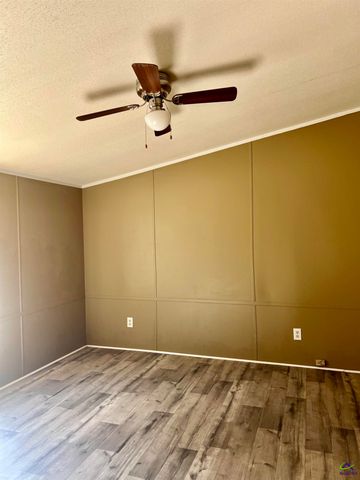 141 Shady Oaks Road, Eastman, GA 31023