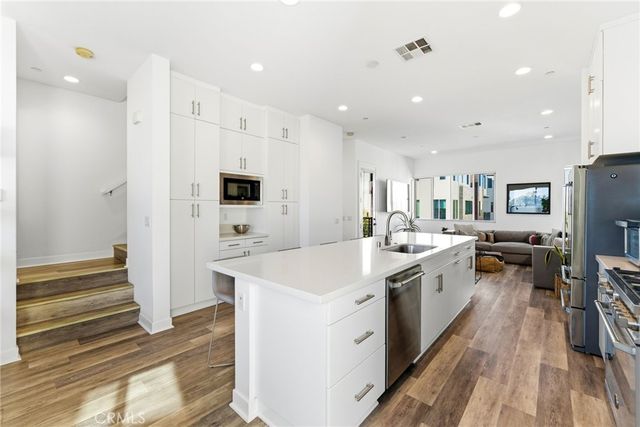 70 Ebb Tide, Newport Beach, CA 92663