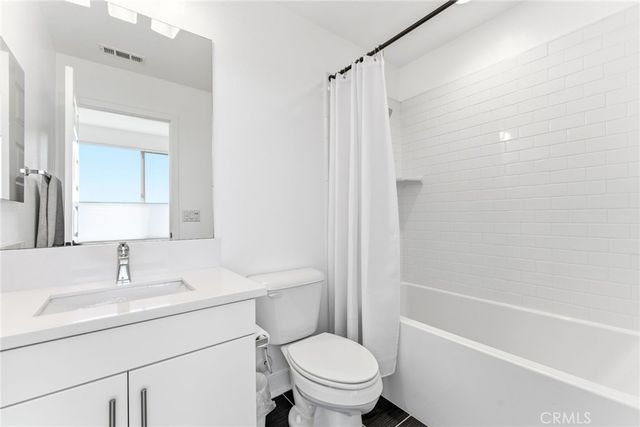 70 Ebb Tide, Newport Beach, CA 92663