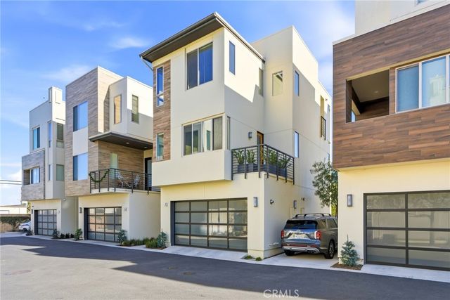 70 Ebb Tide, Newport Beach, CA 92663