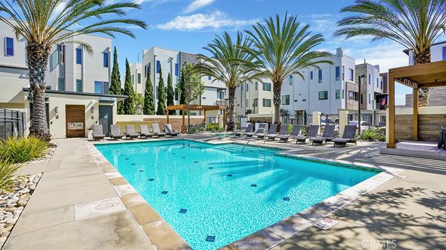 70 Ebb Tide, Newport Beach, CA 92663