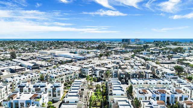 70 Ebb Tide, Newport Beach, CA 92663