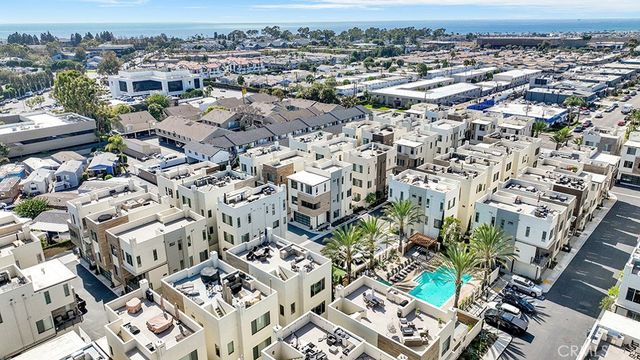 70 Ebb Tide, Newport Beach, CA 92663