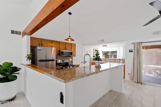 1201 W Elko Street, Tucson, AZ 85704