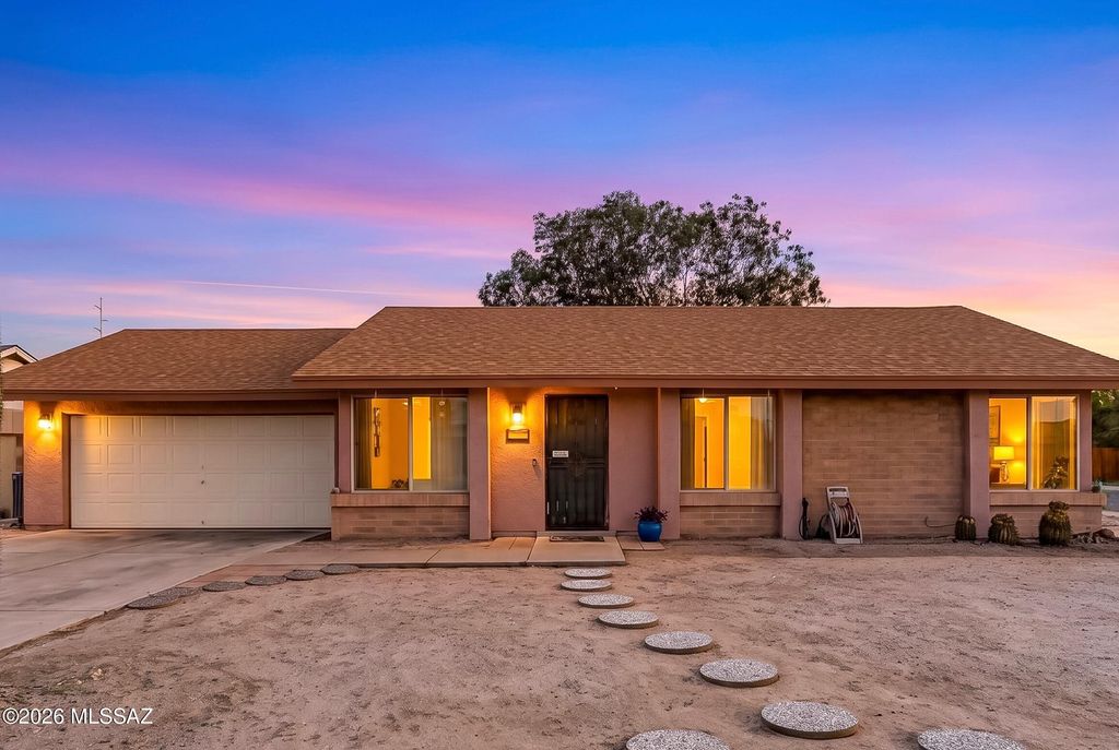 1201 W Elko Street, Tucson, AZ 85704