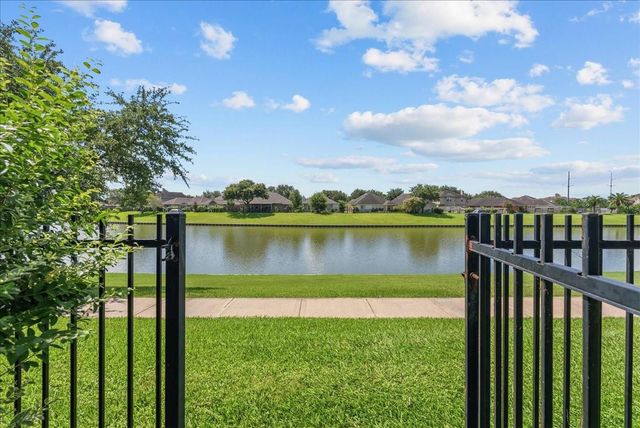 3109 Summerstorm Lane, League City, TX 77573
