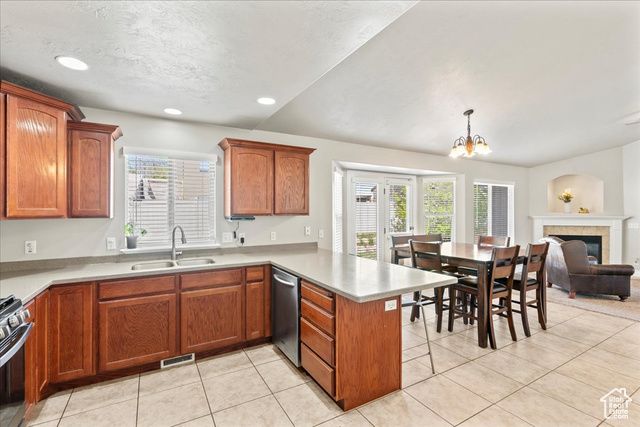 7134 S RIALTO WAY, West Jordan, UT 84081