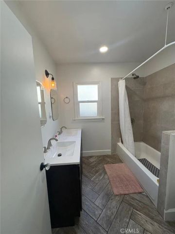2207 S Cochran, Los Angeles, CA 90016