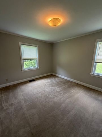 3252 Marthas Chapel Rd, Cunningham, TN 37052