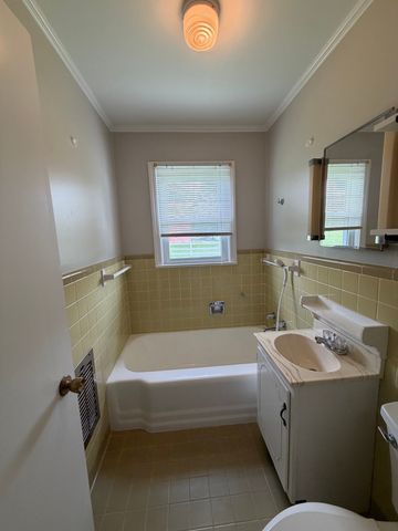3252 Marthas Chapel Rd, Cunningham, TN 37052
