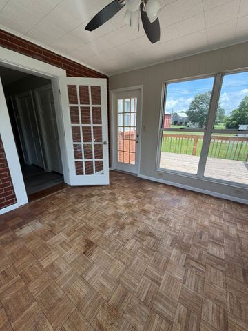 3252 Marthas Chapel Rd, Cunningham, TN 37052