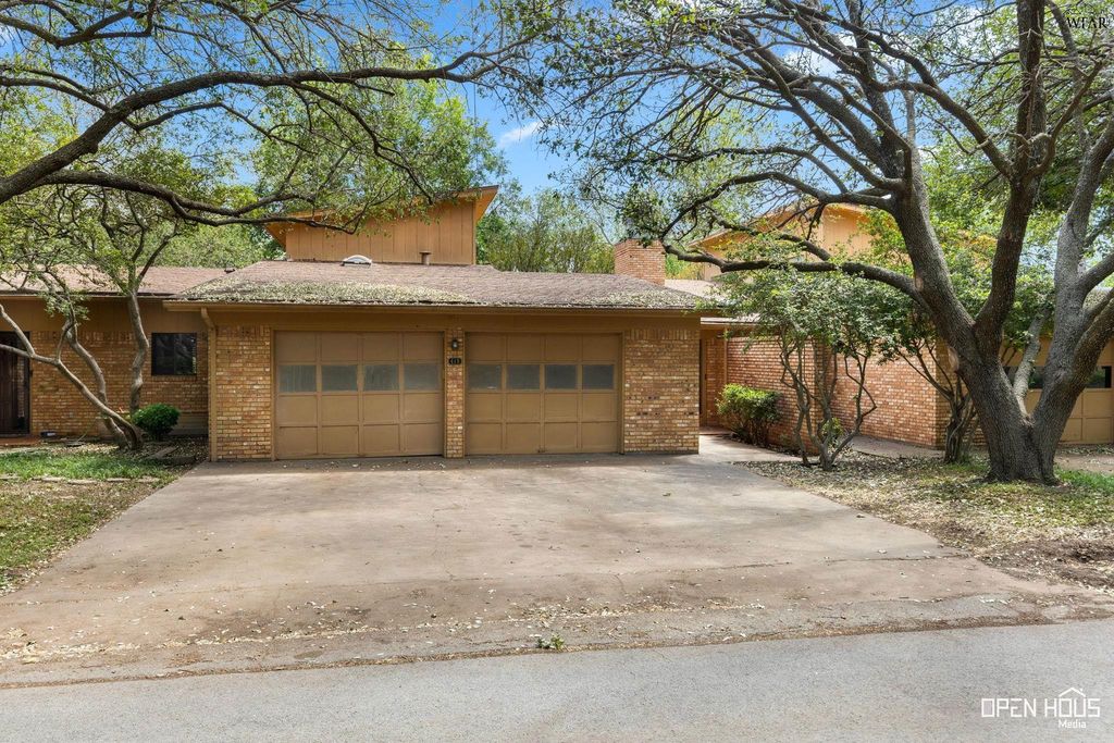 418 PARK STREET, Burkburnett, TX 76354