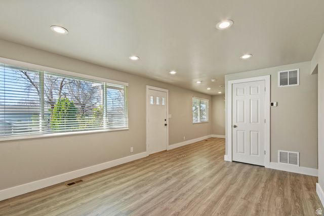 726 E CANFIELD DR, Ogden, UT 84404