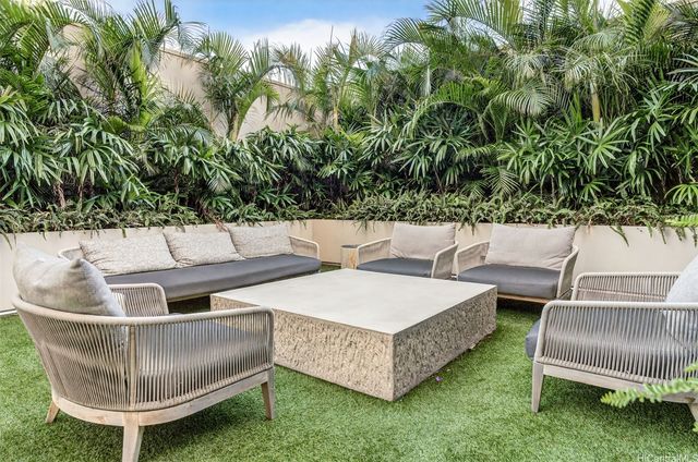 987 Queen Street 1100, Honolulu, HI 96814