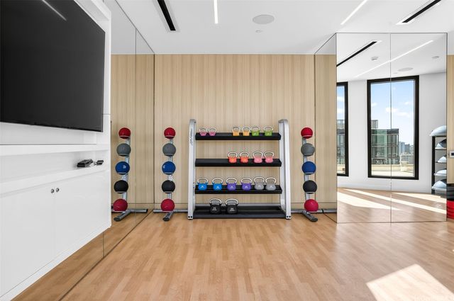 987 Queen Street 1100, Honolulu, HI 96814