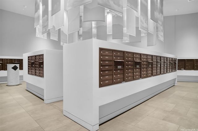 987 Queen Street 1100, Honolulu, HI 96814