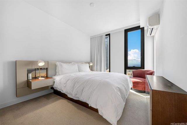 987 Queen Street 1100, Honolulu, HI 96814