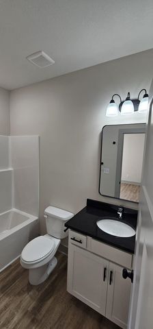 1541 Midway Ct., Valley Center, KS 67147