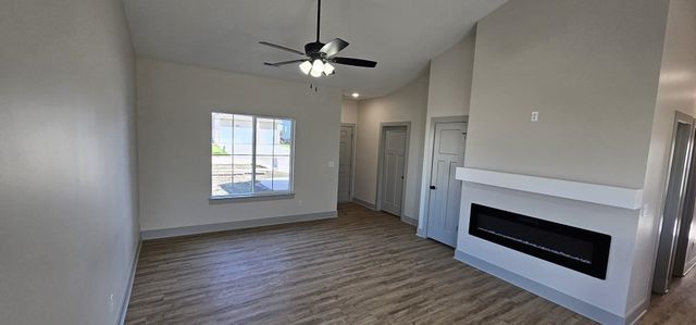 1541 Midway Ct., Valley Center, KS 67147