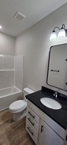 1541 Midway Ct., Valley Center, KS 67147