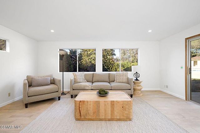 1811 El Monte Drive, Thousand Oaks, CA 91362