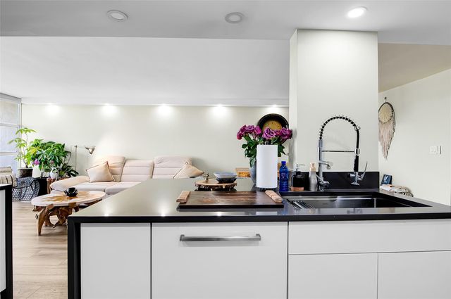 600 Parkview Dr 1029, Hallandale Beach, FL 33009