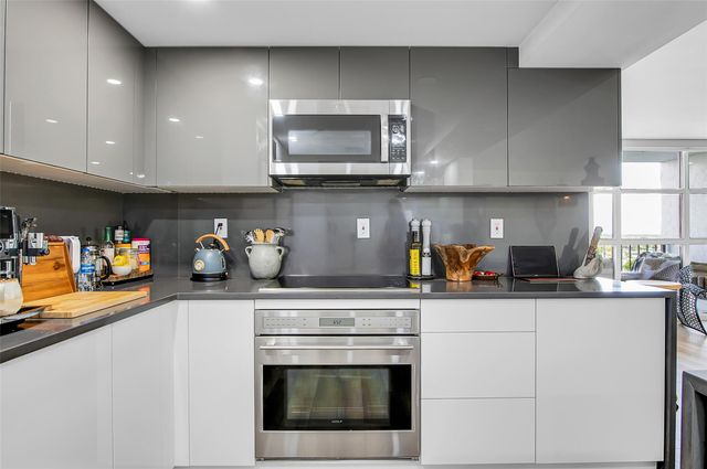 600 Parkview Dr 1029, Hallandale Beach, FL 33009