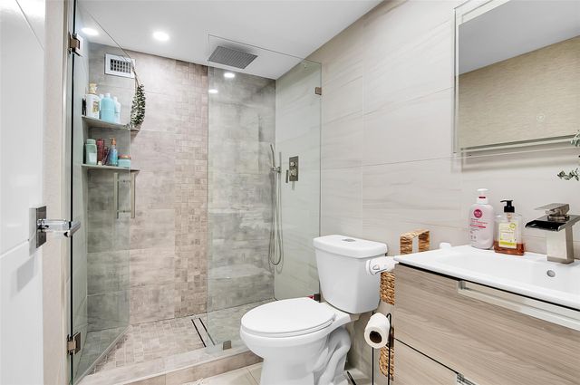 600 Parkview Dr 1029, Hallandale Beach, FL 33009