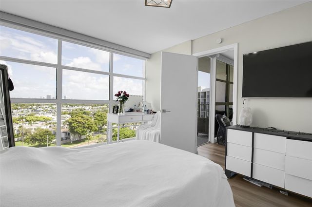 600 Parkview Dr 1029, Hallandale Beach, FL 33009