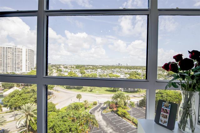 600 Parkview Dr 1029, Hallandale Beach, FL 33009