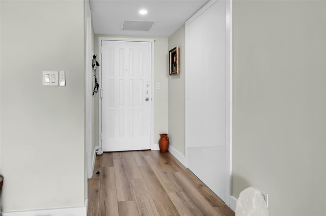 600 Parkview Dr 1029, Hallandale Beach, FL 33009