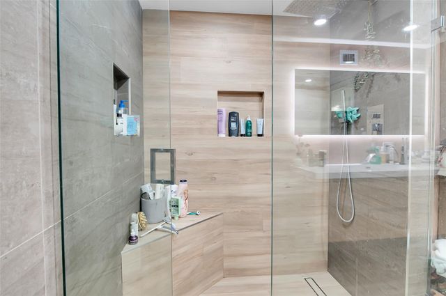 600 Parkview Dr 1029, Hallandale Beach, FL 33009