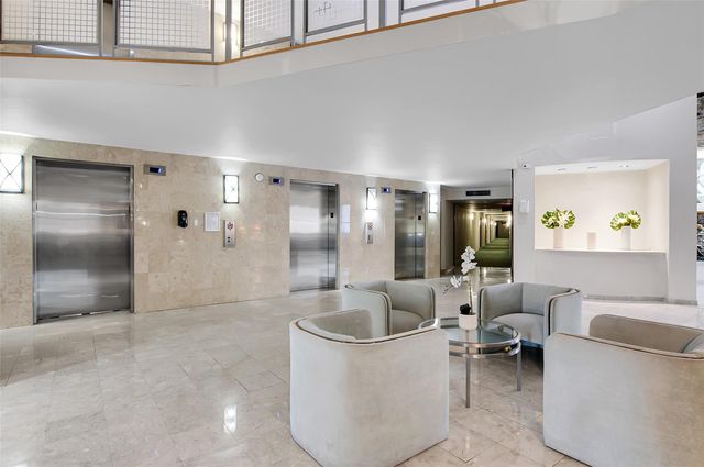 600 Parkview Dr 1029, Hallandale Beach, FL 33009