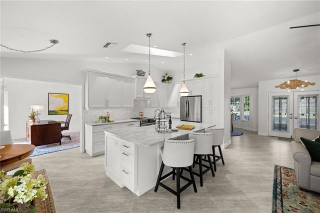 945 Moon Lake DR, Naples, FL 34104