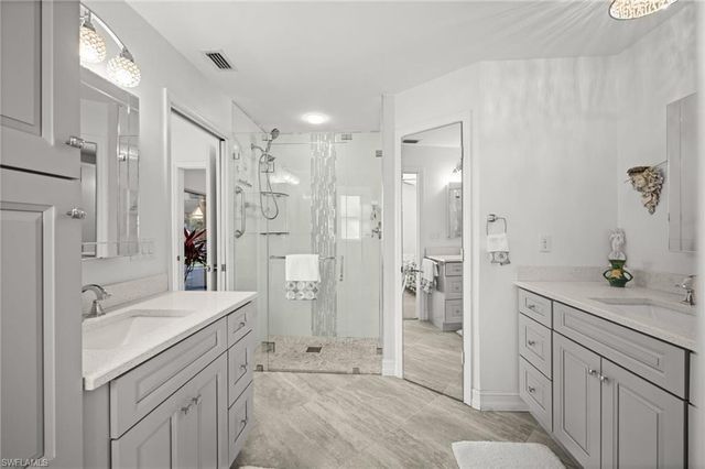 945 Moon Lake DR, Naples, FL 34104