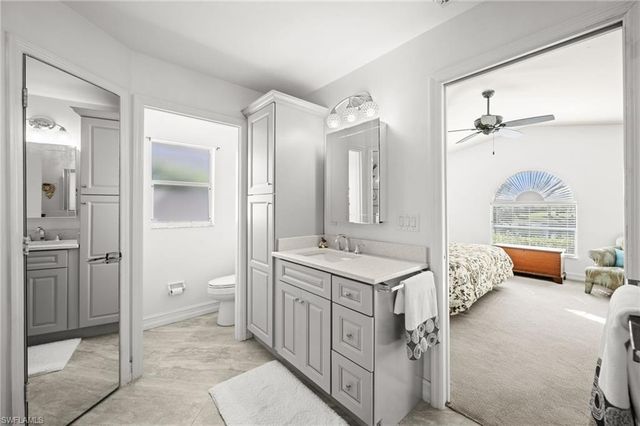 945 Moon Lake DR, Naples, FL 34104