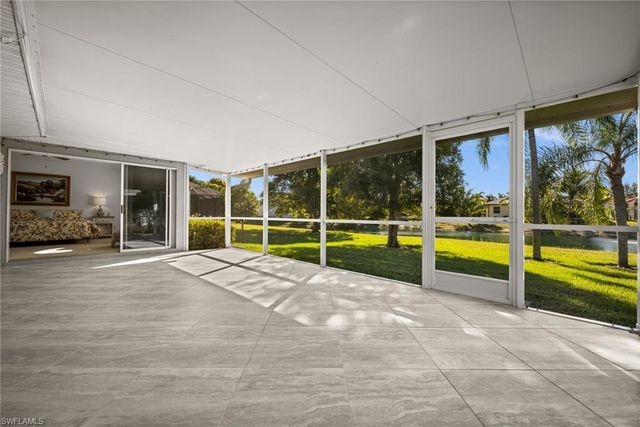 945 Moon Lake DR, Naples, FL 34104