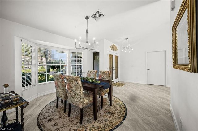 945 Moon Lake DR, Naples, FL 34104