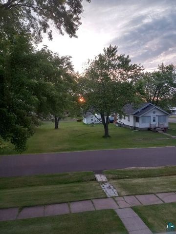 1731 E 8th St, Superior, WI 54880