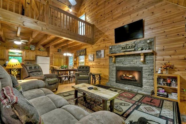 133 Muller Lane, Ellijay, GA 30540