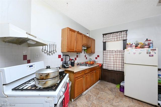 4132 Robert Avenue, Cleveland, OH 44109