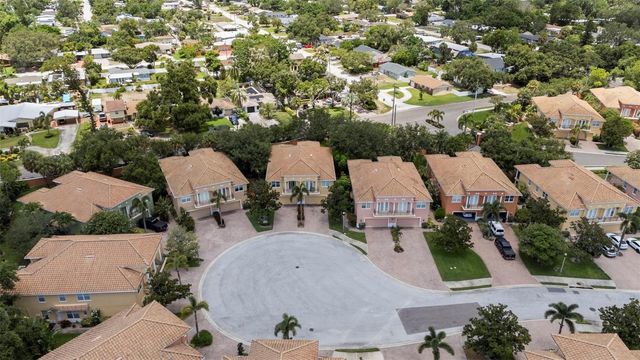 185 BANYAN BAY DRIVE, St Petersburg, FL 33705