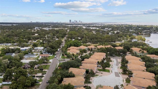 185 BANYAN BAY DRIVE, St Petersburg, FL 33705